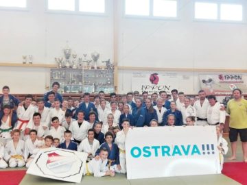 Trénink s autogramiádou Pavla Petříkova